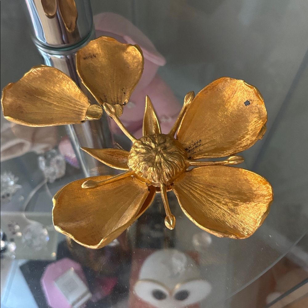 Vintage TAN Signed Piece Lotus Flower Ashtray with Removable Petals. Collectors - Picture 3 of 4